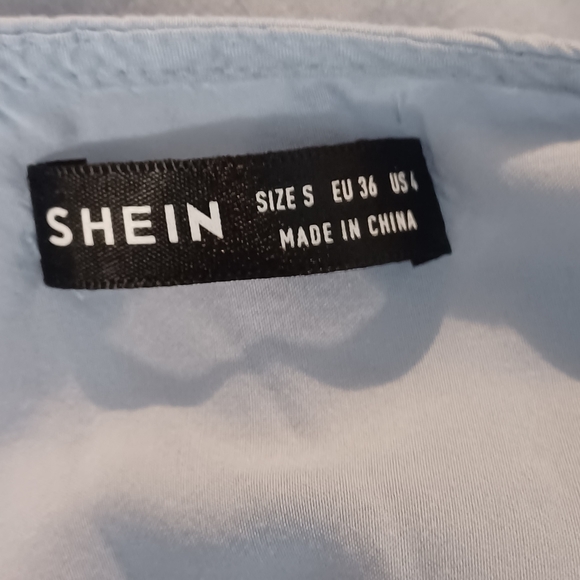 New small floral embroidered lace cutout bell sleeve blouse - Picture 4 of 8